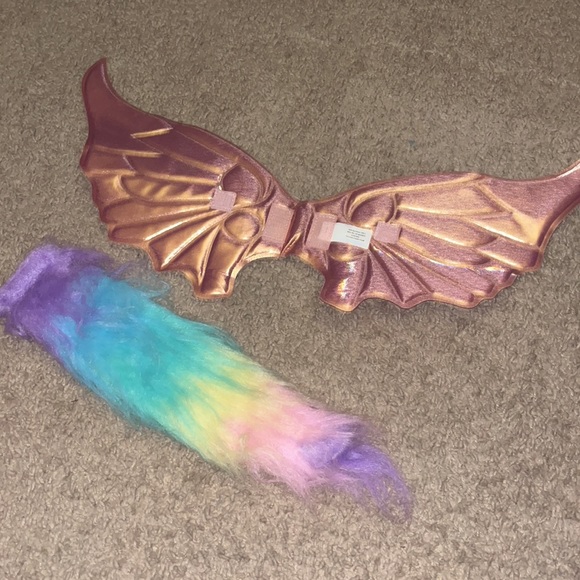 Shimmering unicorn costume - Picture 12 of 17